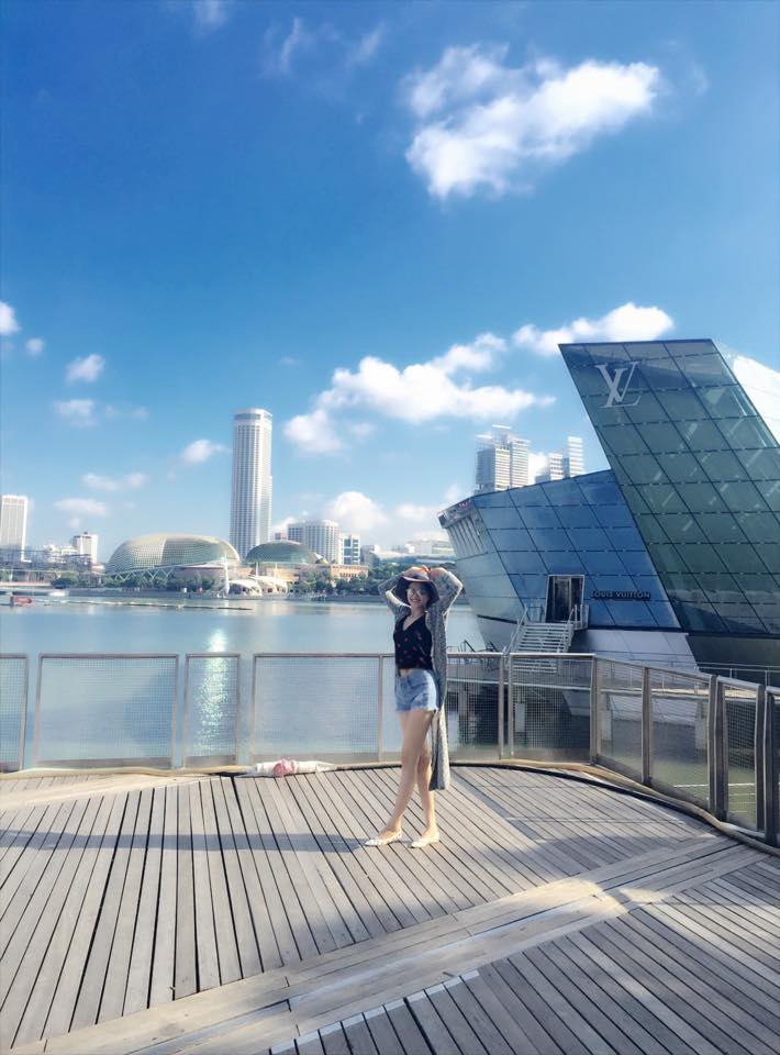Diễm Hương Khoe Shbet888 phiên bản mới nhất ở Singapore.